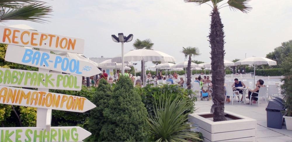 Hotel Promenade Universale Cesenatico Esterno foto