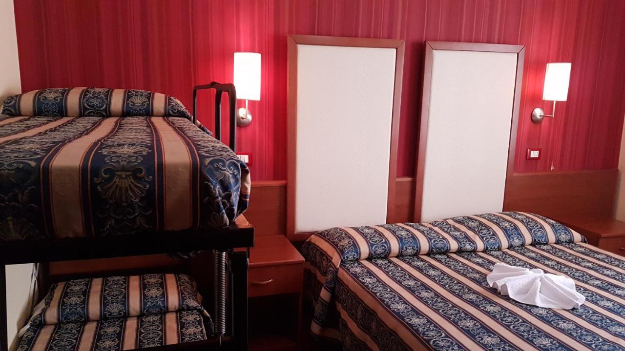 Hotel Promenade Universale Cesenatico Esterno foto