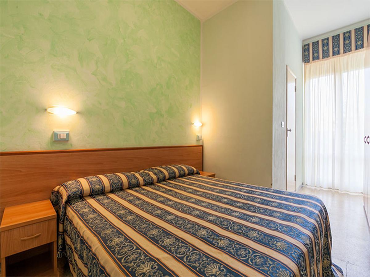 Hotel Promenade Universale Cesenatico Esterno foto