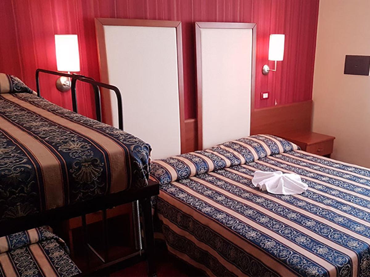 Hotel Promenade Universale Cesenatico Esterno foto