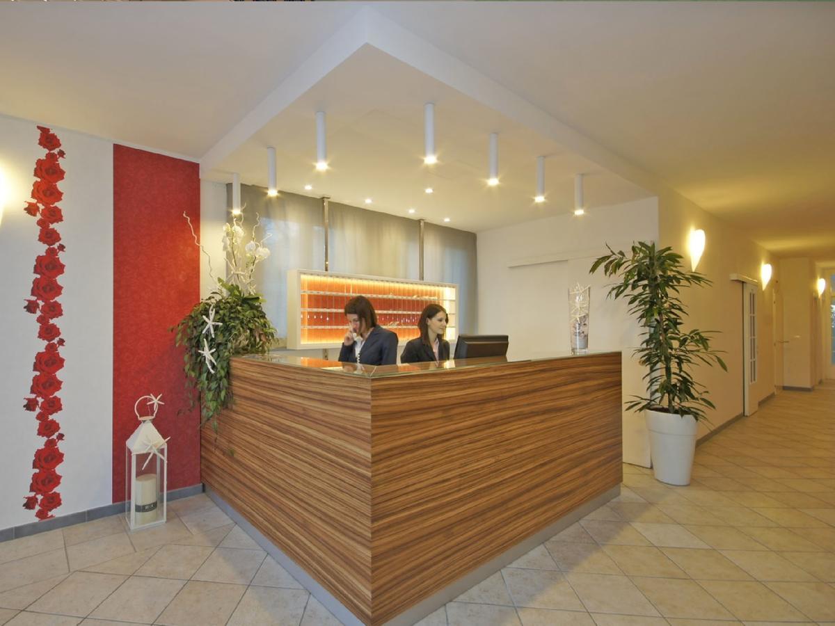 Hotel Promenade Universale Cesenatico Esterno foto