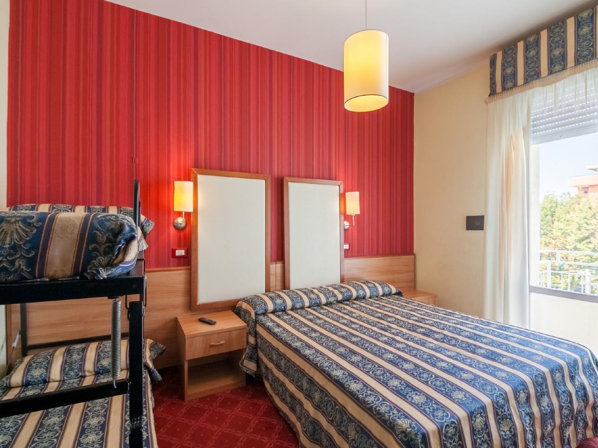 Hotel Promenade Universale Cesenatico Esterno foto