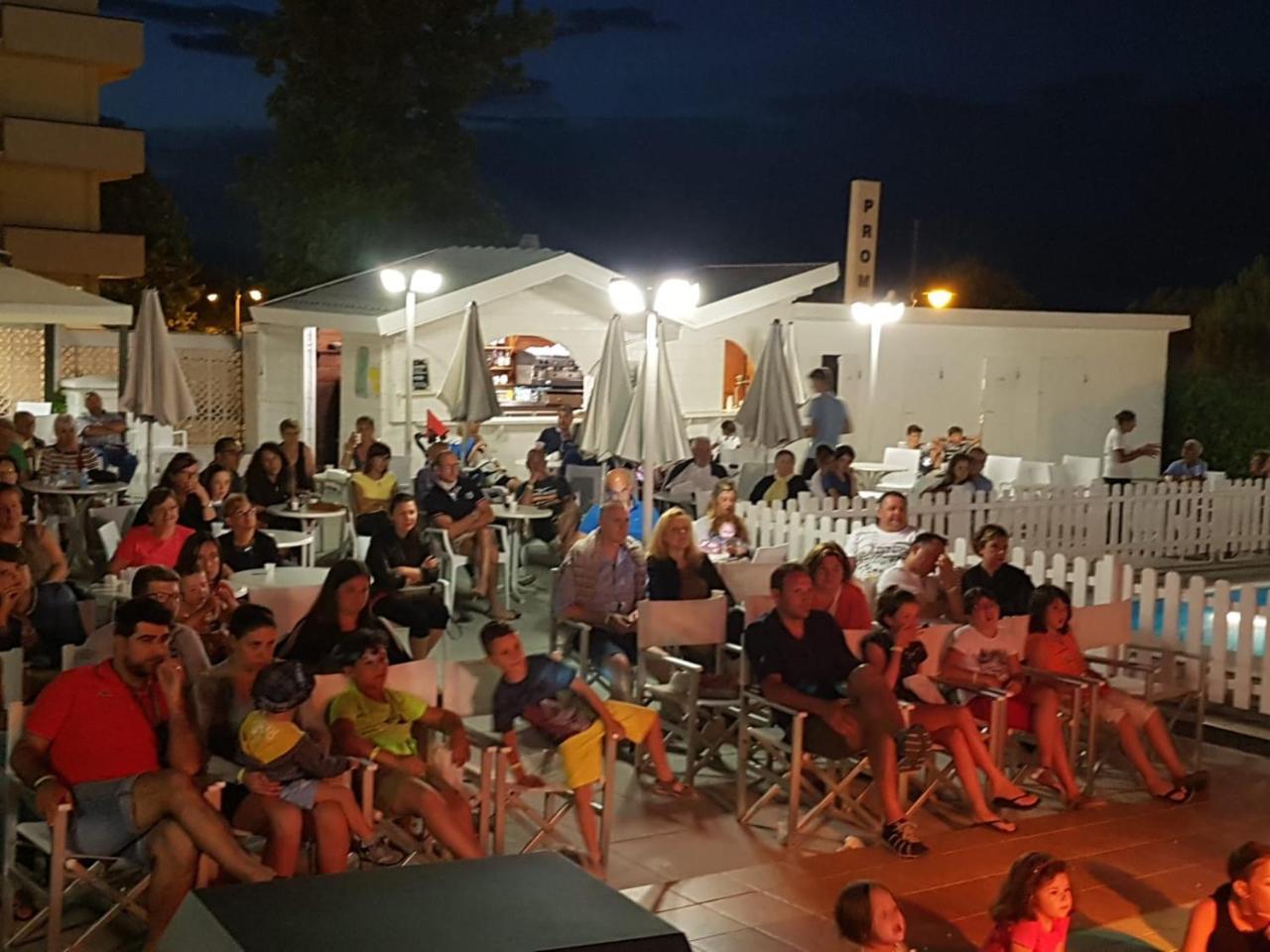 Hotel Promenade Universale Cesenatico Esterno foto